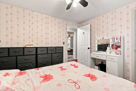 Bedroom - 5369 Edger Dr, Cincinnati, OH 45239 photo 6 of 12