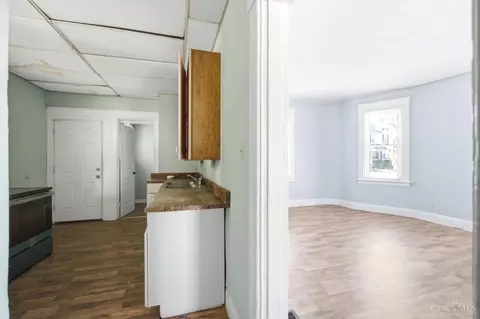 Entry Way - 3238 Gilbert Ave, Cincinnati, OH 45207 photo 1 of 4