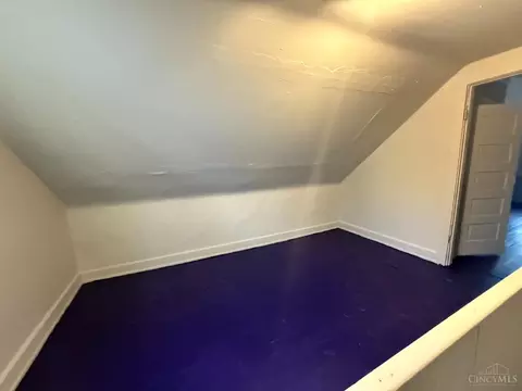 Bedroom - 3238 Gilbert Ave, Cincinnati, OH 45207 photo 5 of 6