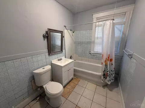 Bath - 3238 Gilbert Ave, Cincinnati, OH 45207 photo 2 of 2