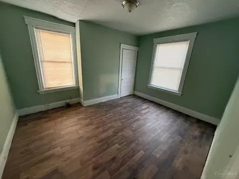 Bedroom - 3238 Gilbert Ave, Cincinnati, OH 45207 photo 2 of 6