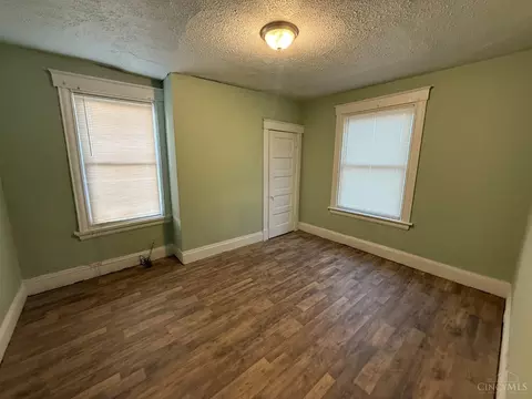 Bedroom - 3238 Gilbert Ave, Cincinnati, OH 45207 photo 4 of 6
