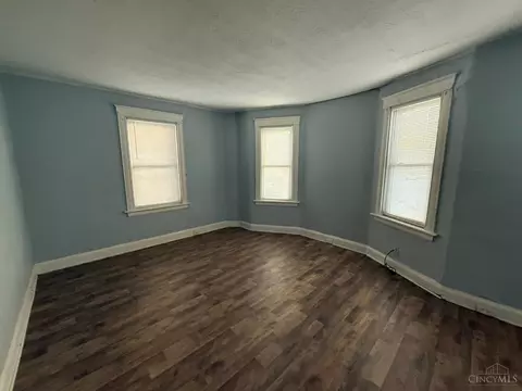 Living - 3238 Gilbert Ave, Cincinnati, OH 45207 photo 3 of 3