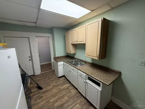 Kitchen - 3238 Gilbert Ave, Cincinnati, OH 45207 photo 1 of 3