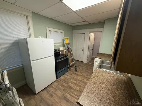 Kitchen - 3238 Gilbert Ave, Cincinnati, OH 45207 photo 3 of 3