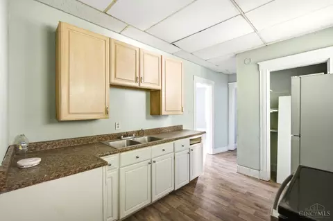 Kitchen - 3238 Gilbert Ave, Cincinnati, OH 45207 photo 2 of 2