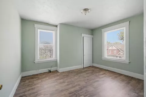 Bedroom - 3238 Gilbert Ave, Cincinnati, OH 45207 photo 4 of 7