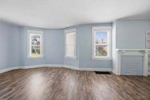 Living - 3238 Gilbert Ave, Cincinnati, OH 45207 photo 4 of 4