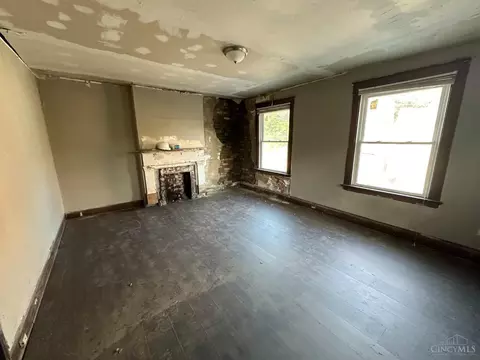 Bedroom - 2307 Vine St, Cincinnati, OH 45219 photo 1 of 3