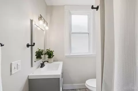 Bath - 3626 Bevis Ave, Cincinnati, OH 45207 photo 1 of 2