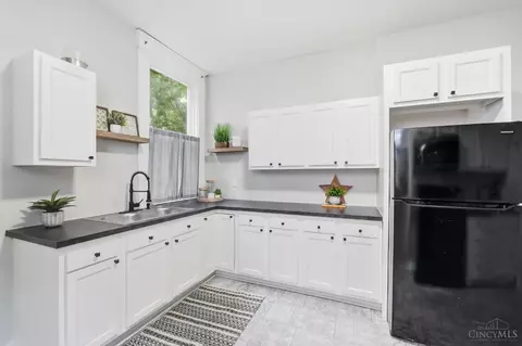 Kitchen - 3626 Bevis Ave, Cincinnati, OH 45207 photo 2 of 3