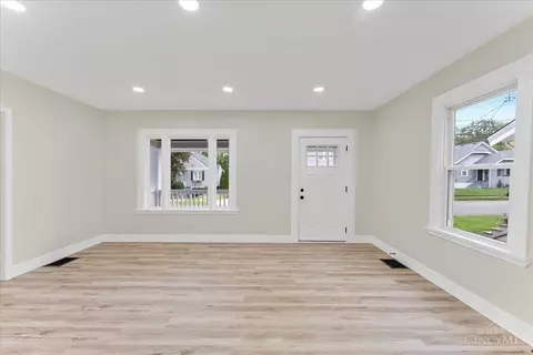 Living - 6813 Merwin Ave, Cincinnati, OH 45227 photo 4 of 7