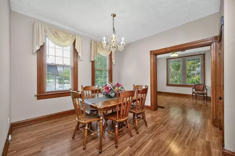 Dining - 560 Delta Ave, Cincinnati, OH 45226 photo 4 of 6