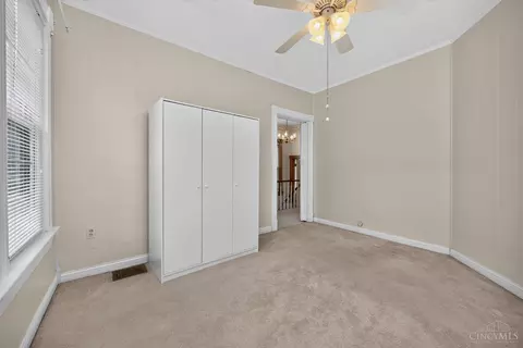 Bedroom - 560 Delta Ave, Cincinnati, OH 45226 photo 10 of 11
