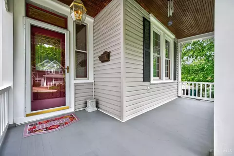 Exterior - 560 Delta Ave, Cincinnati, OH 45226 photo 4 of 13