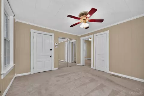 Bedroom - 560 Delta Ave, Cincinnati, OH 45226 photo 5 of 11