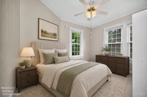 Bedroom - 560 Delta Ave, Cincinnati, OH 45226 photo 7 of 11