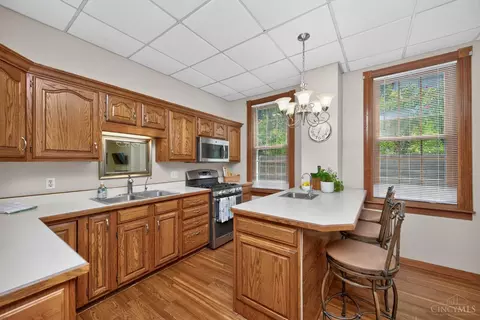 Kitchen - 560 Delta Ave, Cincinnati, OH 45226 photo 1 of 5