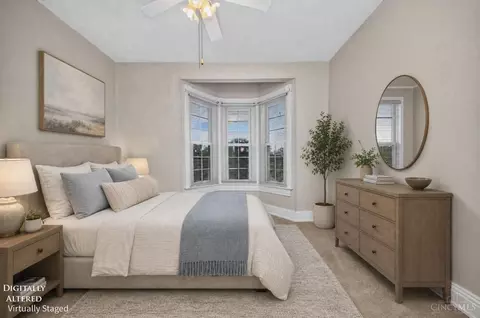 Bedroom - 560 Delta Ave, Cincinnati, OH 45226 photo 1 of 11