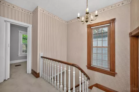 Entry Way - 560 Delta Ave, Cincinnati, OH 45226 photo 3 of 5