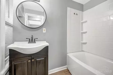 Bath - 153 Meridian St, Cincinnati, OH 45233 photo 2 of 2