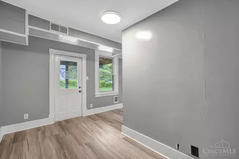 Entry Way - 153 Meridian St, Cincinnati, OH 45233 photo 2 of 2