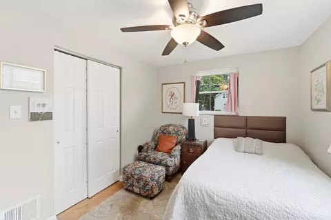 Bedroom - 6002 High St, Fairfax, OH 45227 photo 3 of 8