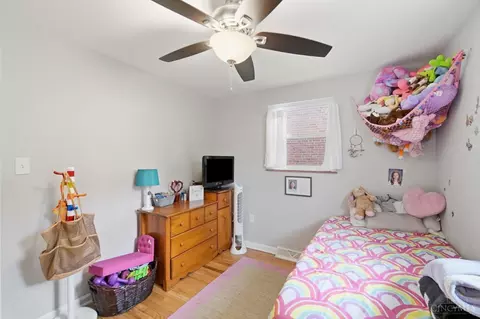 Bedroom - 6002 High St, Fairfax, OH 45227 photo 6 of 8