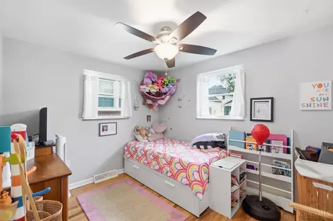 Bedroom - 6002 High St, Fairfax, OH 45227 photo 4 of 8