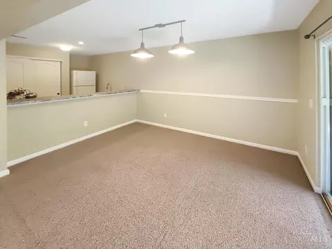 Living - 7874 Gapstow Brg, Cincinnati, OH 45231 photo 8 of 8