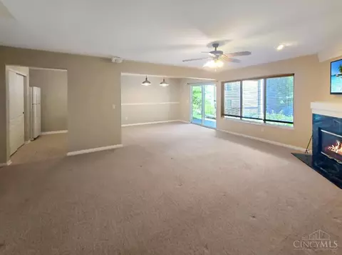 Living - 7874 Gapstow Brg, Cincinnati, OH 45231 photo 5 of 8