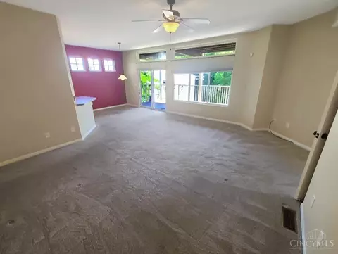 Living - 7874 Gapstow Brg, Cincinnati, OH 45231 photo 3 of 8