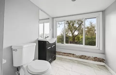 Bath - 2545 Harrison Ave, Cincinnati, OH 45211 photo 2 of 2
