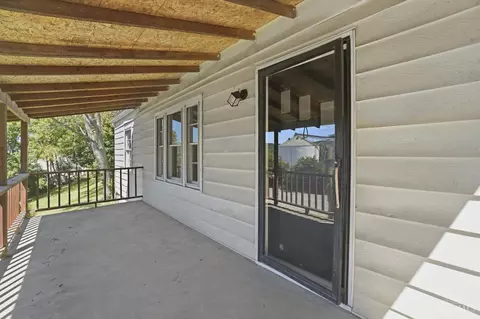 Exterior - 5474 River Rd, Cincinnati, OH 45233 photo 2 of 10