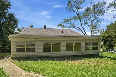 Exterior - 5474 River Rd, Cincinnati, OH 45233 photo 6 of 10