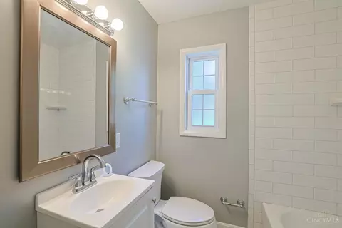 Bath - 3291 Tulsa Ct, Cincinnati, OH 45238 photo 1 of 3