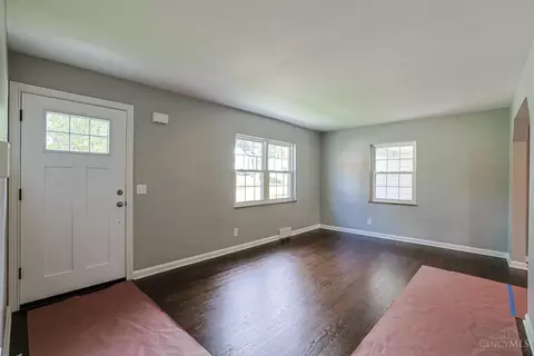 Living - 3291 Tulsa Ct, Cincinnati, OH 45238 photo 4 of 4
