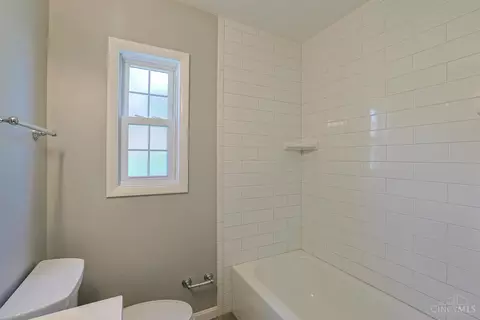 Bath - 3291 Tulsa Ct, Cincinnati, OH 45238 photo 2 of 3