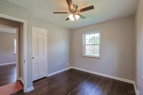 Bedroom - 3291 Tulsa Ct, Cincinnati, OH 45238 photo 4 of 5