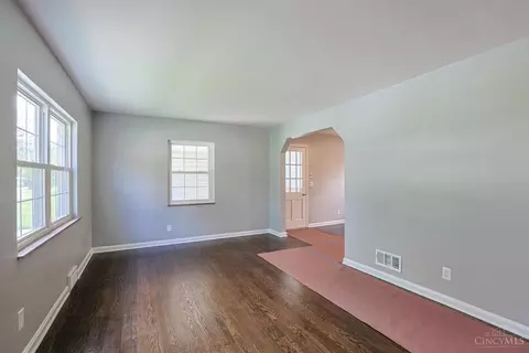 Living - 3291 Tulsa Ct, Cincinnati, OH 45238 photo 3 of 4