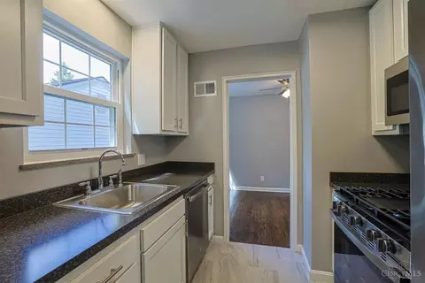 Kitchen - 3291 Tulsa Ct, Cincinnati, OH 45238 photo 1 of 3