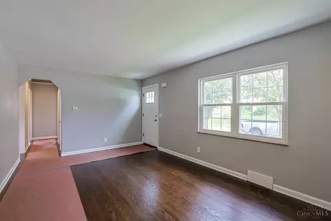 Living - 3291 Tulsa Ct, Cincinnati, OH 45238 photo 1 of 4