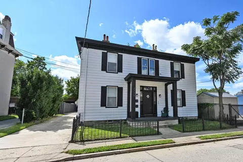 Exterior - 2725 Hackberry St, Cincinnati, OH 45206 photo 2 of 4