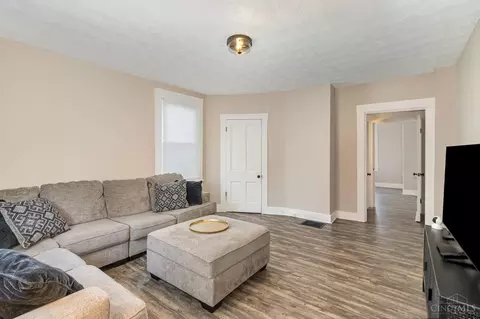 Living - 2725 Hackberry St, Cincinnati, OH 45206 photo 3 of 3