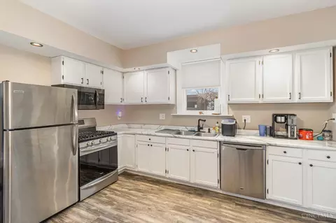 Kitchen - 2725 Hackberry St, Cincinnati, OH 45206 photo 3 of 3