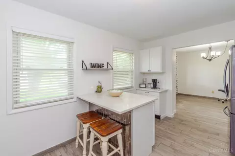 Kitchen - 701 Easter Dr, Carlisle, OH 45005 photo 2 of 5
