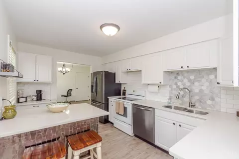 Kitchen - 701 Easter Dr, Carlisle, OH 45005 photo 1 of 5