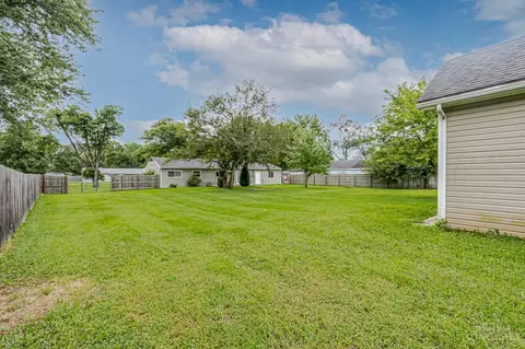 Exterior - 701 Easter Dr, Carlisle, OH 45005 photo 6 of 7