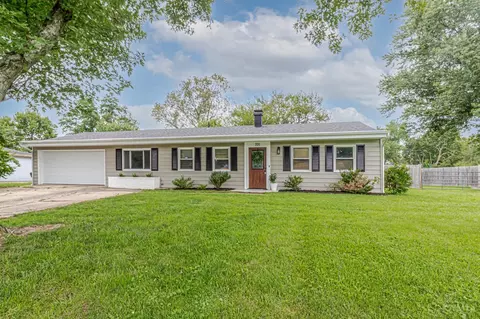Exterior - 701 Easter Dr, Carlisle, OH 45005 photo 2 of 7