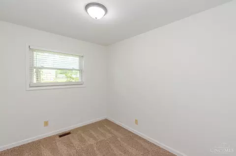Bedroom - 701 Easter Dr, Carlisle, OH 45005 photo 4 of 6